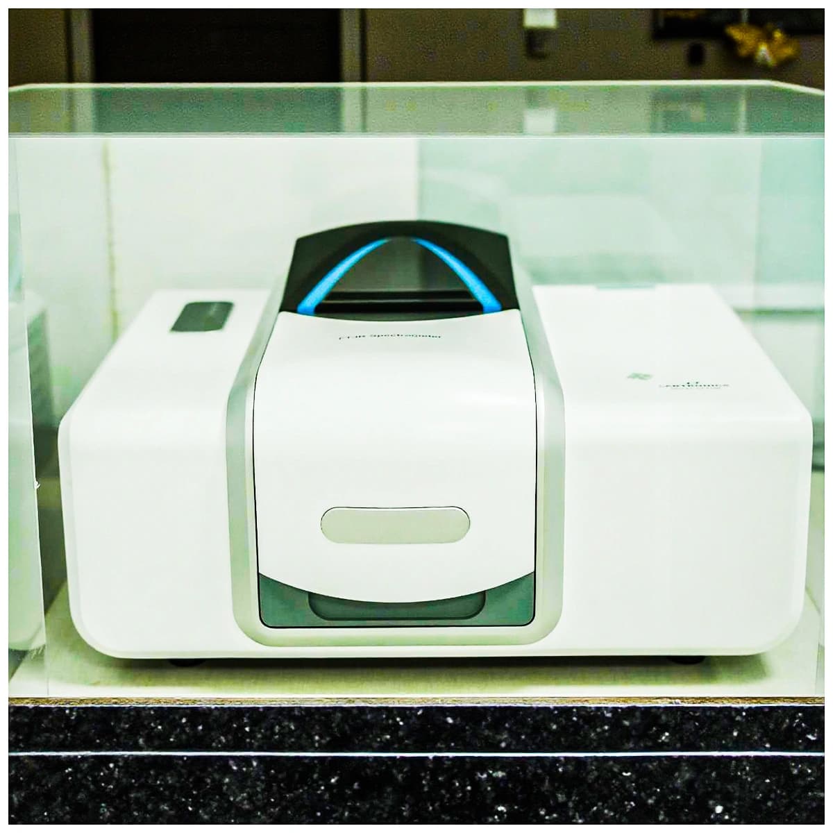 UV-Visible Double Beam Spectrophotometer