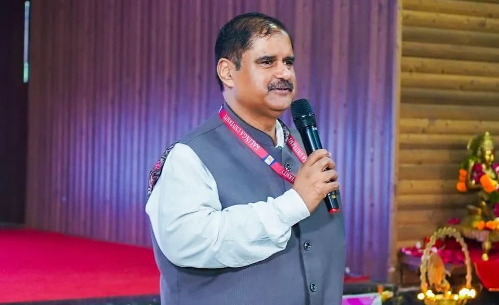 HR Analytics: Leveraging AI & Data for Strategic HR